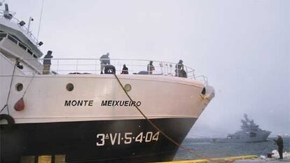 El  <i>Monte Meixueiro </i> llega al  puerto  del Tromso el pasado lunes, tras ser apresado por los guardacostas.