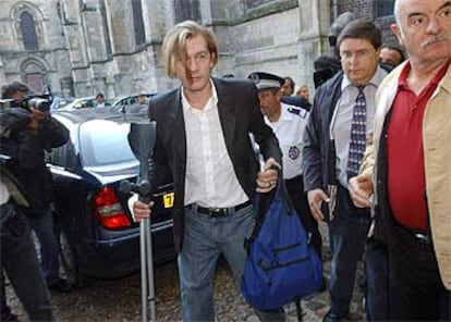 El actor francés Guillaume Depardieu, ayer, al salir del juzgado.