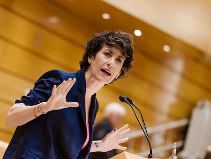 La ministra de Inclusión, Seguridad Social y Migraciones, Elma Saiz, en el Senado el 20 de mayo.