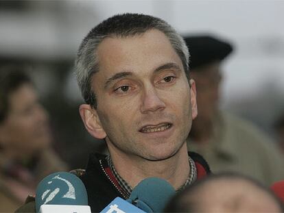 Joseba Permach, en una concentracion en el Boulevard de San Sebastian a primeros de abril.