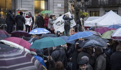 Centenares de personas protestan en Barcelona en defensa de la inmersión lingüística.