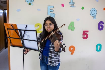 Una estudiante de música, en Buenos Aires en septiembre de 2023.