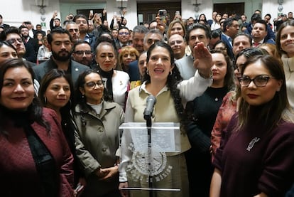 Bertha María Alcalde Luján toma protesta como Fiscal de la Ciudad de México, este lunes en el Congreso Local.