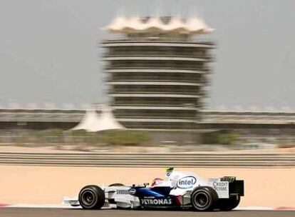 Robert Kubica, el piloto polaco de BMW, ayer en el circuito Shakir, de Bahrein.