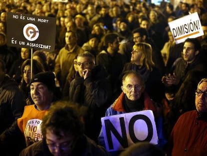 Thousands protested the decision to close RTVV in the streets of Valencia on Saturday.