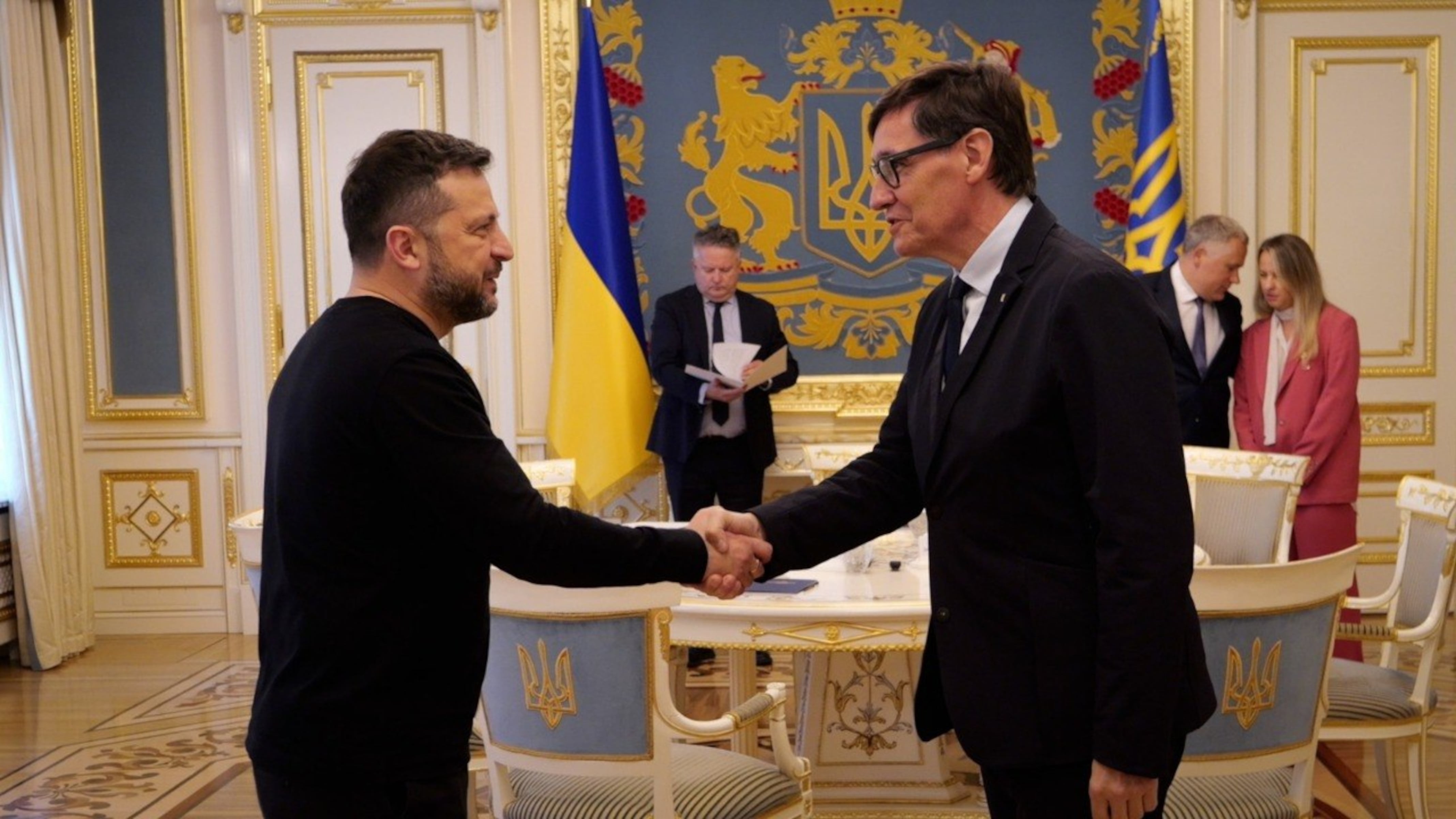 Salvador Illa se reúne en Kiev con Volodímir Zelenski y le transmite el “apoyo incondicional” de Cataluña