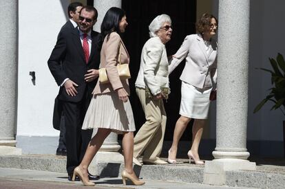 La familia de doña Letizia, a su llegada al templo.