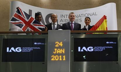 Antonio Vázquez y Willie Walsh, presidente y CEO de IAG, respectivamente, materializaron la integración de Iberia y British Airways con la salida a Bolsa del holding el 24 de enero de 2011.