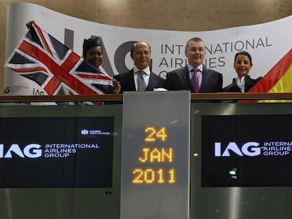 Antonio Vázquez y Willie Walsh, presidente y CEO de IAG, respectivamente, materializaron la integración de Iberia y British Airways con la salida a Bolsa del holding el 24 de enero de 2011.