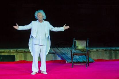 Rafael &Aacute;lvarez, &#039;El Brujo&#039;, durante la actuaci&oacute;n de &#039;El asno de oro&#039;, en el Teatro Romano de M&eacute;rida.