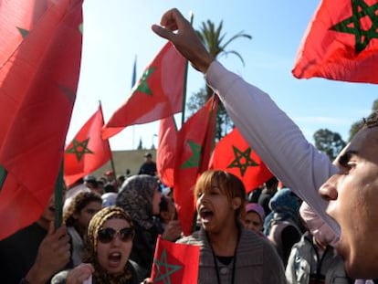 Manifestantes marroqu&iacute;es protestaban el martes ante la embajada de Francia en Rabat.