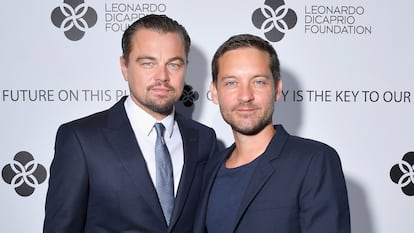 Leonardo DiCaprio y Tobey Maguire, en una gala en Francia en julio de 2017.