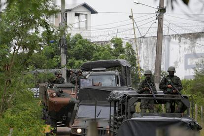 Militares brasileiros no Japeri.