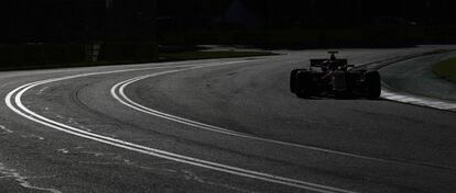 El McLaren de Alonso, durante la clasificación en Albert Park.