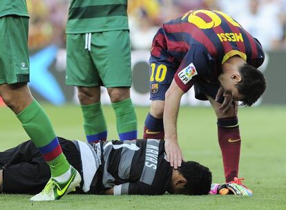 Messi se preocupa por Keylor Navas.