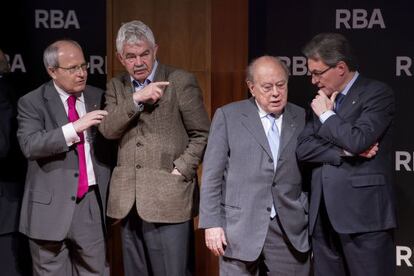 Los cuatro presidentes que ha tenido la Generalitat desde 1980, de izquierda a derecha, José Montilla, Pasqual Maragall, Jordi Pujol y Artur Mas, ayer en un acto en Barcelona.