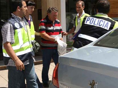 Vicente Hidalgo, empresario de la construcción, al ser detenido ayer en Estepona.