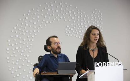 Pablo Echenique y Noelia Vera, portavoces de la Ejecutiva de Podemos.