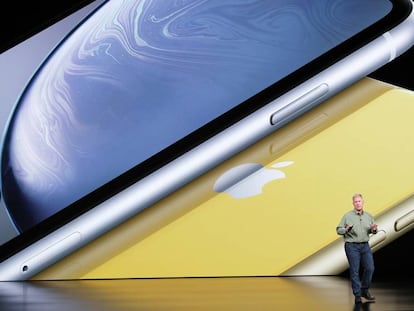 El vicepresidente de Apple, Phil Schiler, durante la presentación del iPhone XR, cuyas ventas parecen ser inferiores a lo esperado