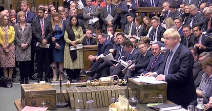 El primer ministro británico, Boris Johnson, interviene en la Cámara de los Comunes.