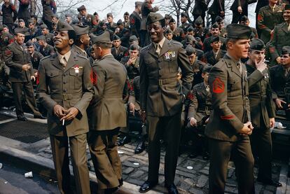 Desfile de veteranos de Vietnam, Nueva York, 1973. Del libro 'Recreation', publicado por Steidl.