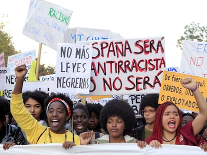 Manifestación organizada en Madrid el pasado 12 de noviembre por migrantes y personas racializadas bajo el lema 'Por una sociedad sin racismo'.