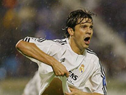 Solari celebra su gol ante el Oporto, ayer en Das Antas.