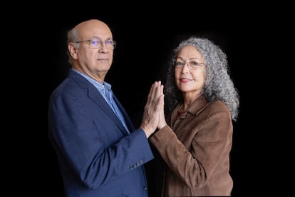Carlos Fernando Chamorro y Mónica Baltodano en el festival Centroamérica Cuenta, en Guatemala, el 24 de mayo de 2025.