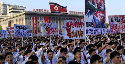 Norte-coreanos protestam em Pyongyang