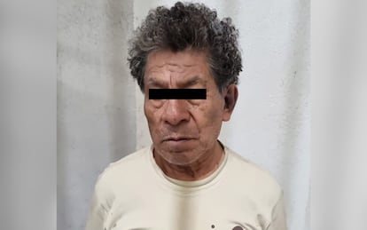 Andrés 'N', de 72 años, quien fue detenido el sábado por el presunto feminicidio de su pareja de 34 años, donde se encontraron restos óseos en varias habitaciones, así como credenciales de elector, ropa y zapatos de mujer.