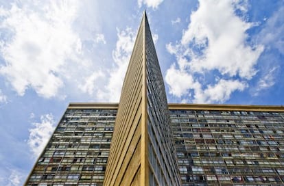 El edificio JK (1952), en Belo Horizonte (Brasil), obra de Oscar Niemeyer.