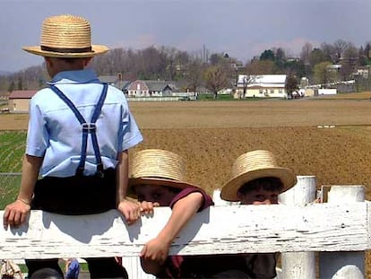 Niños <i>amish</i> en Lancaster County, a menos de cien kilómetros de Filadelfia, en Estados Unidos.
