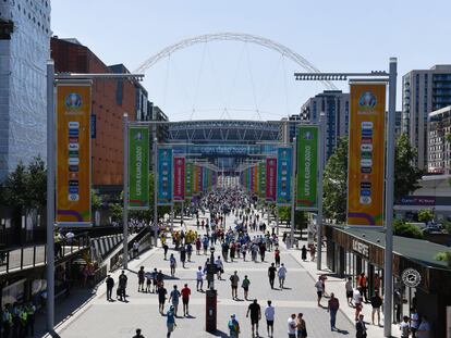 Alrededores del estadio de Wembley antes del Inglaterra-Croacia.