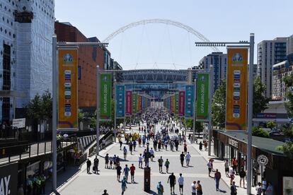 Alrededores del estadio de Wembley antes del Inglaterra-Croacia.