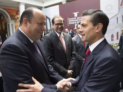 César Duarte saluda al presidente Enrique Peña Nieto.