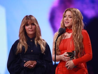 Shakira recibe un premio durante la gala de los Premios Juventud celebrada en San Juan (Puerto Rico), el 20 de julio de 2023.