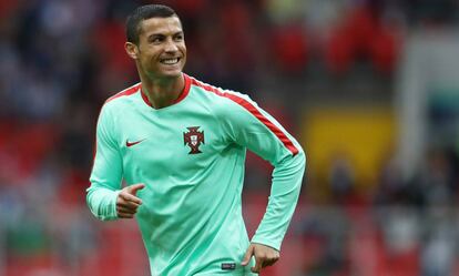 Cristiano Ronaldo, ayer entrenando con la selecci&oacute;n de Portugal.