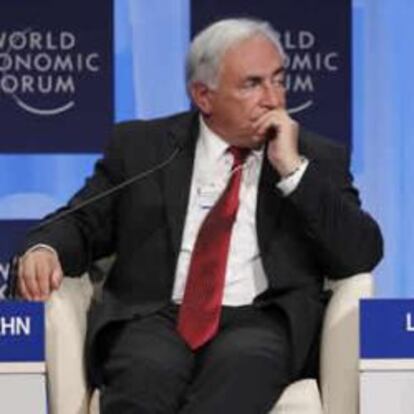 Dominique Strauss-Kahn, del FMI, y Christine Lagarde, ministra francesa de Economía, en Davos