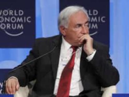 Dominique Strauss-Kahn, del FMI, y Christine Lagarde, ministra francesa de Economía, en Davos