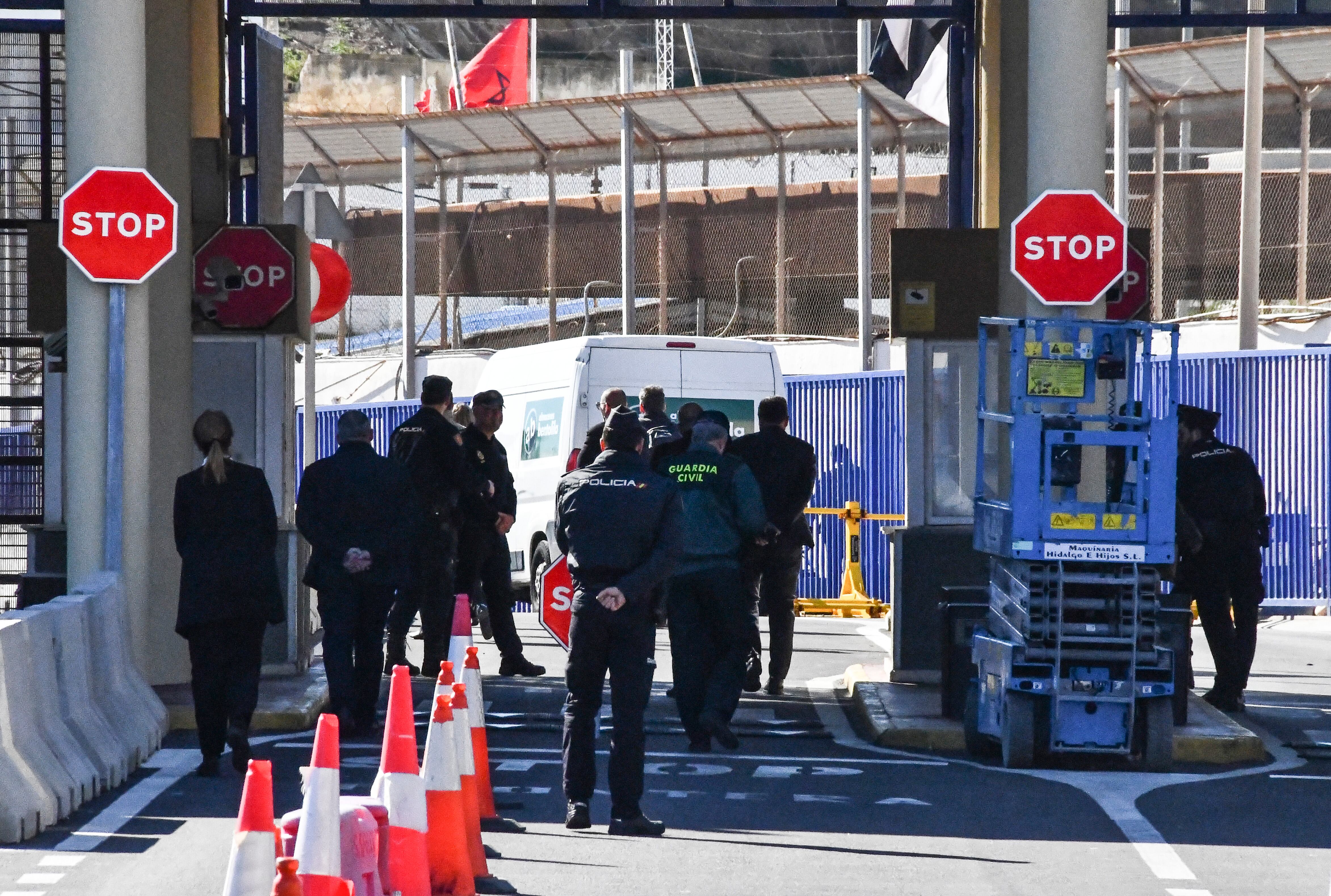 España y Marruecos ultiman la apertura de las aduanas de Ceuta y Melilla en los próximos días