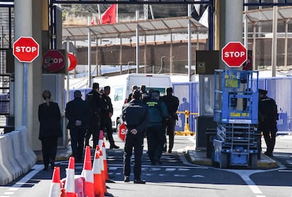 Pruebas de arranque de la aduana comercial de Ceuta, el 27 de enero, a día de hoy aún no operativa.