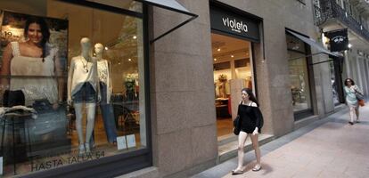 Tienda de Violeta by Mango en la calle de Vel&aacute;zquez.