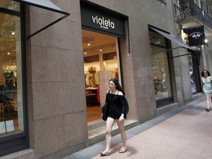 Tienda de Violeta by Mango en la calle de Vel&aacute;zquez.