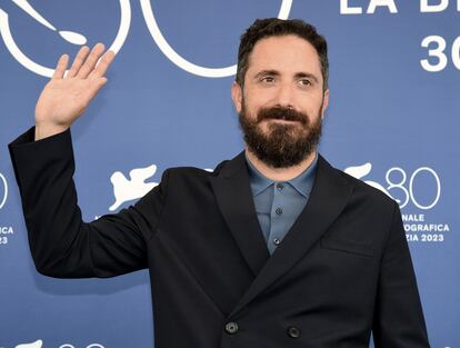 Pablo Larraón posa en el 'photocall' de 'El Conde', en el festival de Venecia, el 31 de agosto de 2023. 