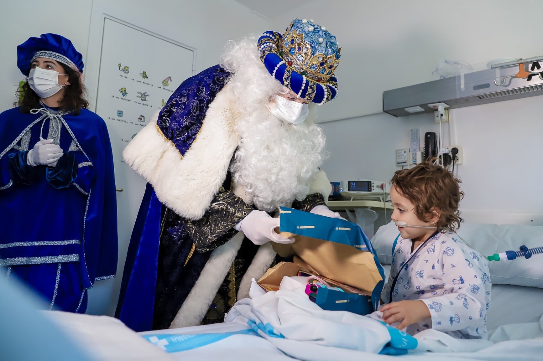 Los Reyes Magos en la cabalgata de Barcelona: “Deseamos paz para la infancia y bondad con el mundo”