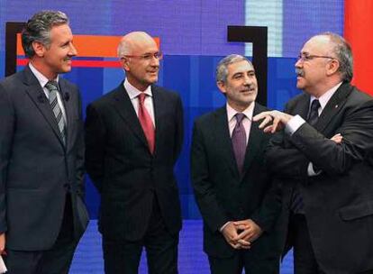 Lorenzo Milá, Josep Antoni Duran Lleida, Gaspar Llamazares y Josep Lluís Carod-Rovira, antes de empezar el programa.