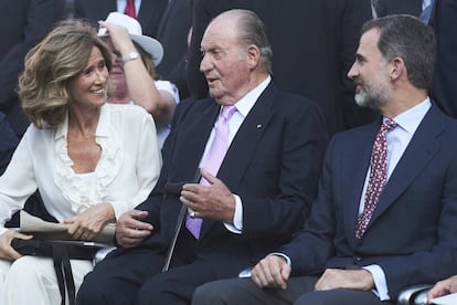 Cristina Garmendia, presidenta de Cotec, junto con el rey Juan Carlos y el rey Felipe VI.