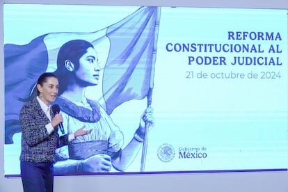 Claudia Sheinbaum presidenta de México la conferencia de prensa en Palacio Nacional en Ciudad de México. El 21 de octubre 2024.