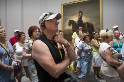 El pasado julio, un grupo de visitantes del Museo del Prado en una sala dedicada a Goya.