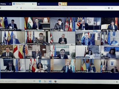 Pantalla partida de la reunión por videoconferencia de Pedro Sánchez con todos los presidentes autonómicos el pasado 10 de mayo.